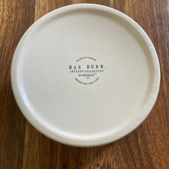 Pet Food and Water Dish The Boss Dog Bowl - Picture 4 of 5